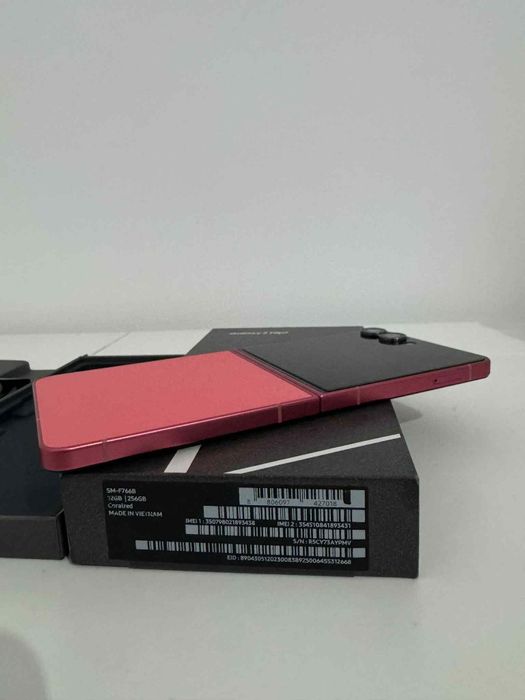 Samsung Z Flip 7 coral red 256 GB