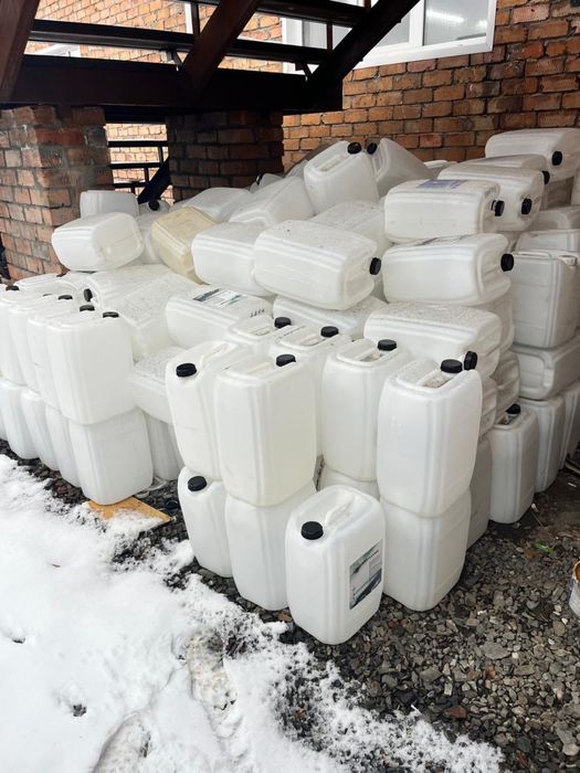 Продам канистры пластик