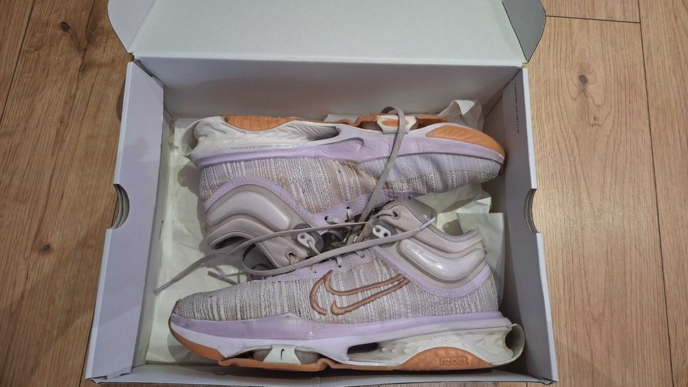 Маратонки Nike Air Zoom GT Jump 2