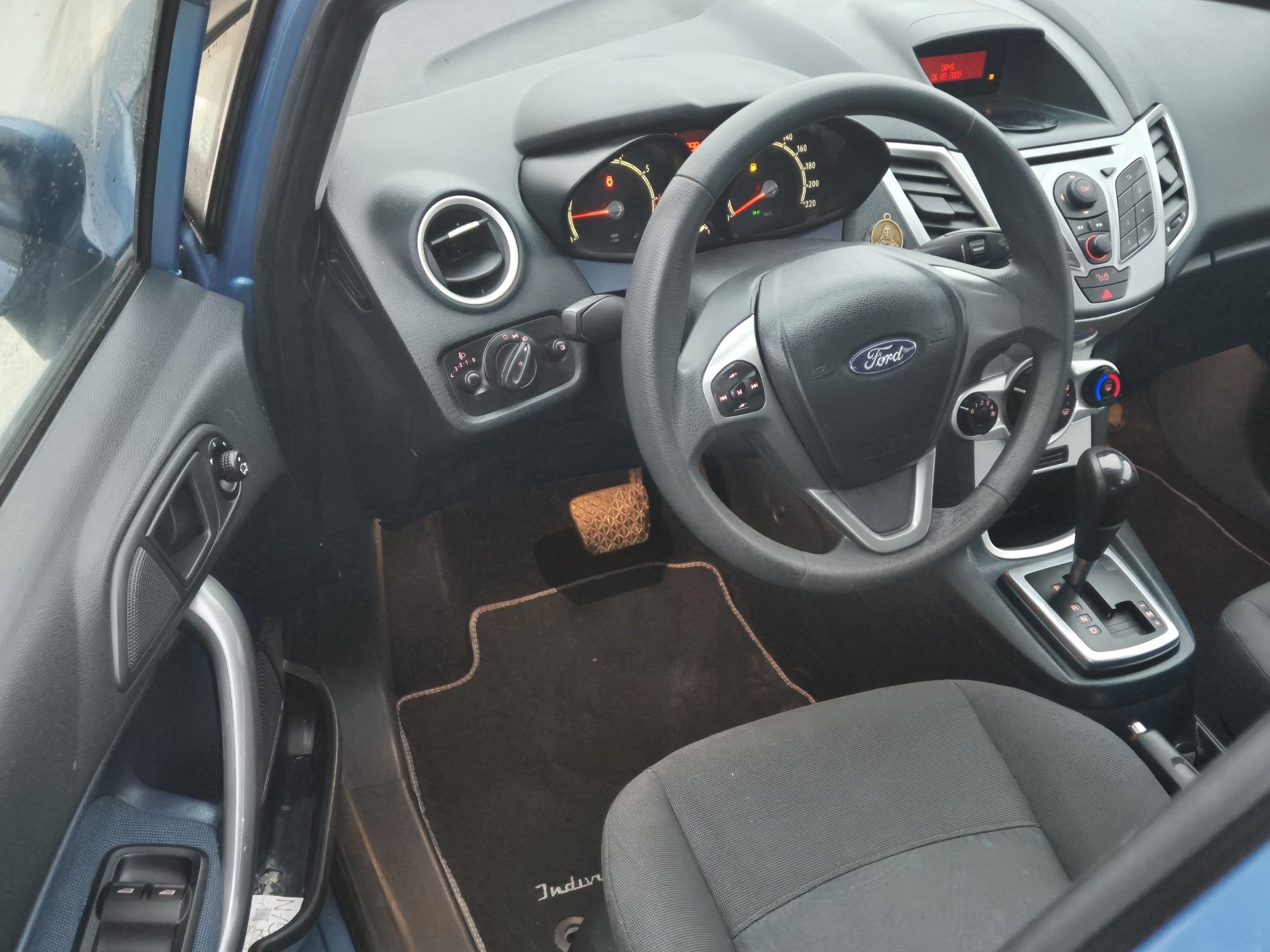 Ford fiesta 1.4 benzina AUTOMAT