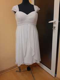 Vând rochie alba elegantă