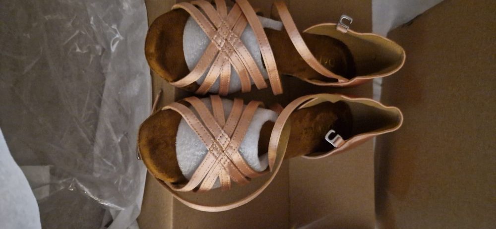 Vand sandale dans marimea 38