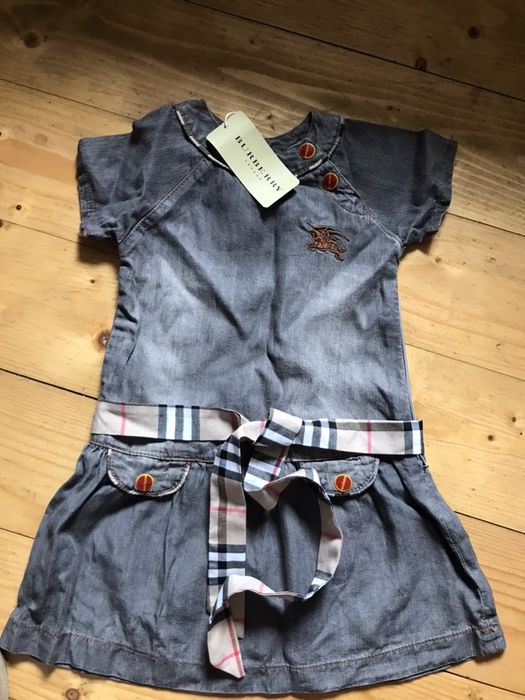 Rochita Burberry 5-6 ani