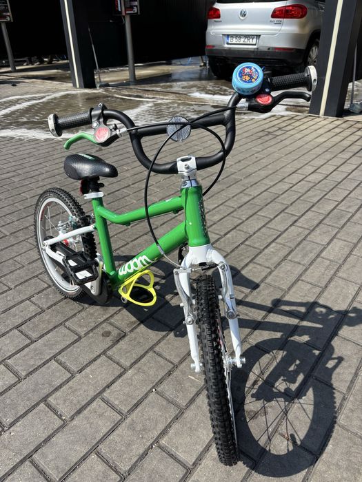 Bicicleta Woom 3 cu cric si clopotel