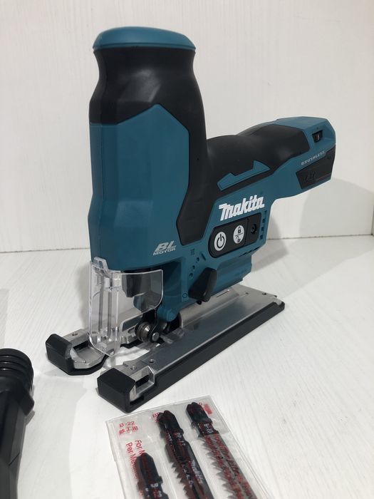 Pendular Makita DJV185
