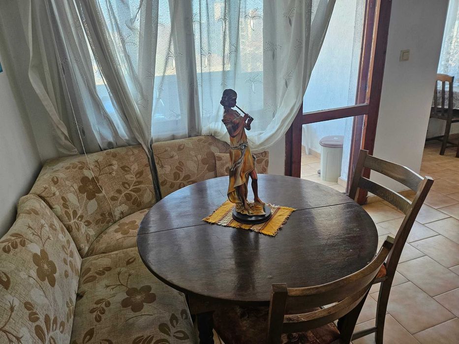 Тристаен, тухлен до Зимно кино Тракия