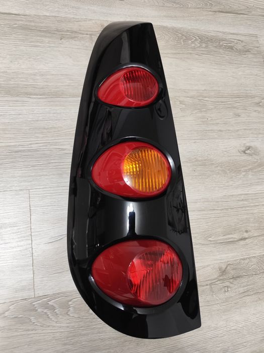 Stop tripla stânga Smart forfour nou !