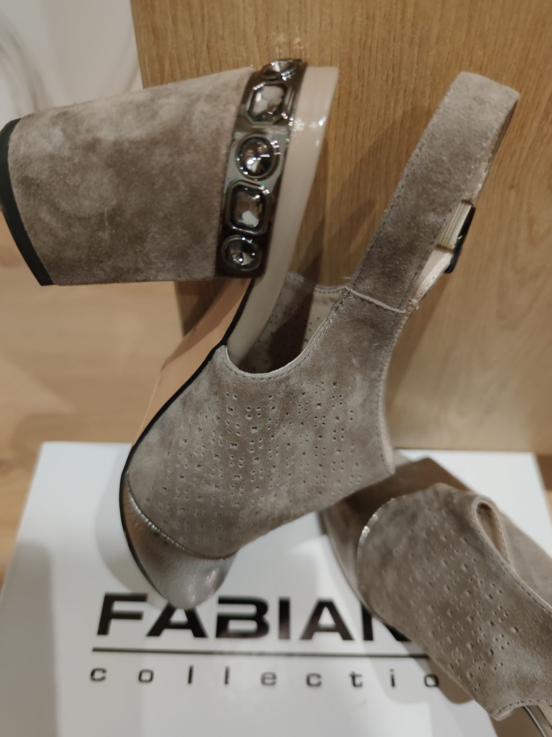 Обувки Фабиано с камъни