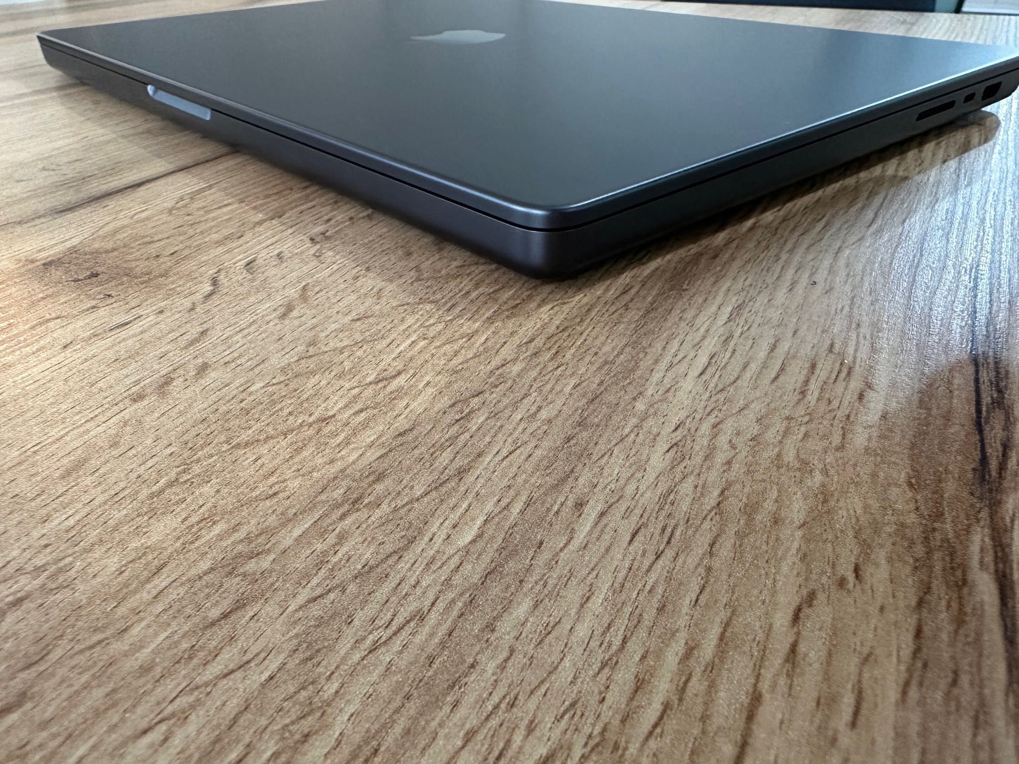 MacBook Pro 16" M3 MAX 14-CPU, 30-GPU, 36GB RAM, 1TB SSD