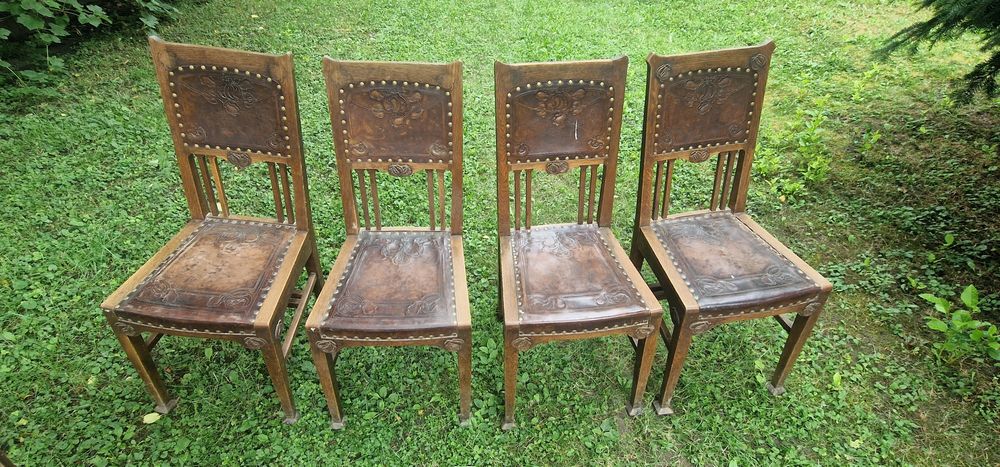 Scaune de lemn cu piele, vechi, tapițate