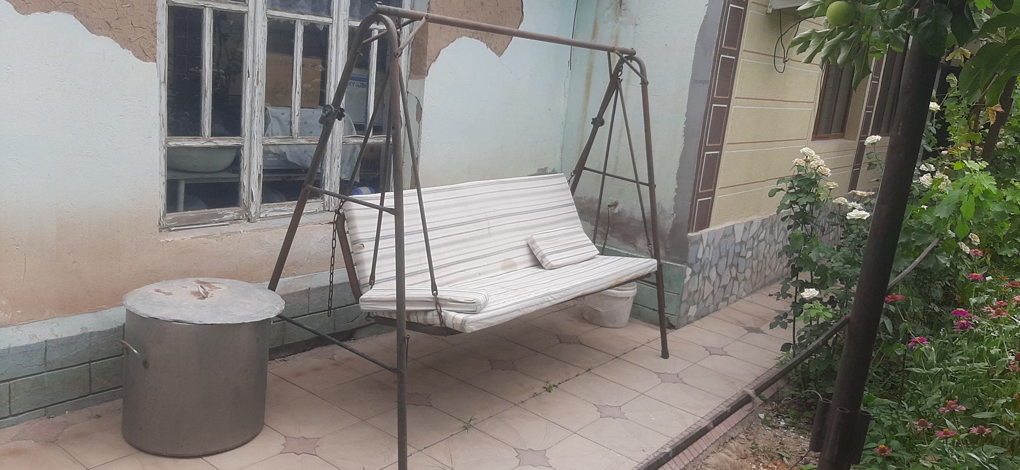 Продаётся качели