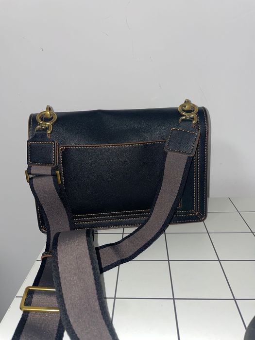 Чисто нова чанта от естествена кожа