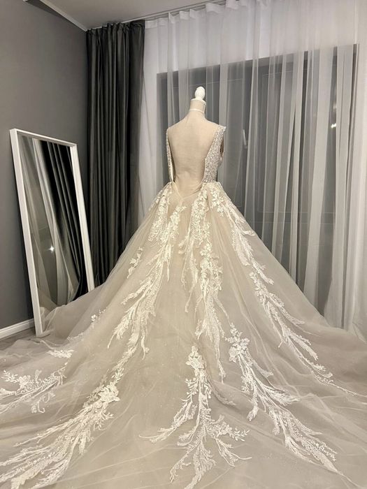 Vand rochie de mireasa demetrios colectia platinum