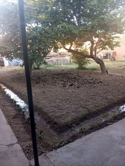 Abduraxmonovda srochna yer sotiladi