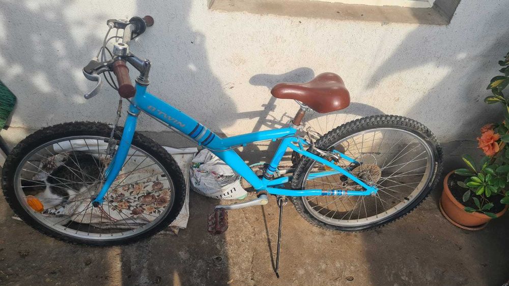 Bicicleta BTWIN albastra