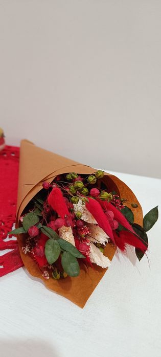 Букет от сушени цветя в Коледен стил