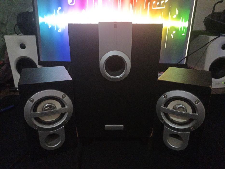 Акустика 2.1 Microlab M-400B. Качественный звук и мощный бас. Б/У.