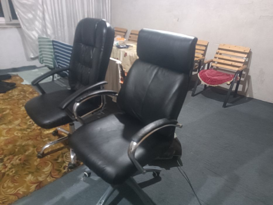 Офсние Эко Кожанние кресло