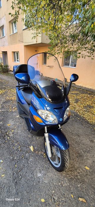 Motoscuter piaggio x9