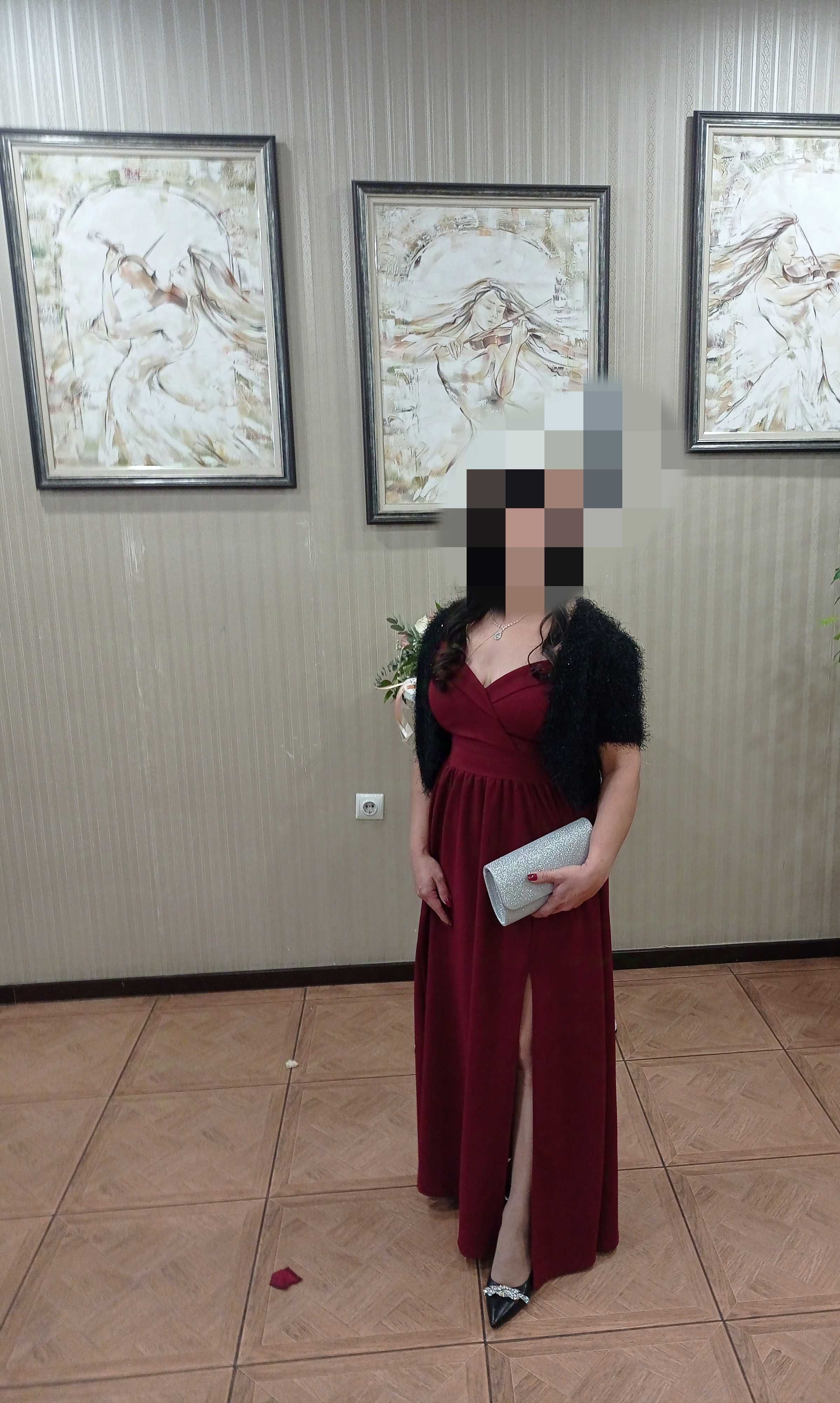Елегантна рокля цвят бордо
