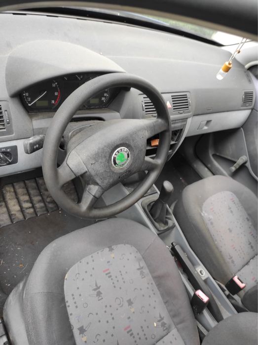 Skoda Fabia de vanzare, an 2000, benzina, motor de 1.0.