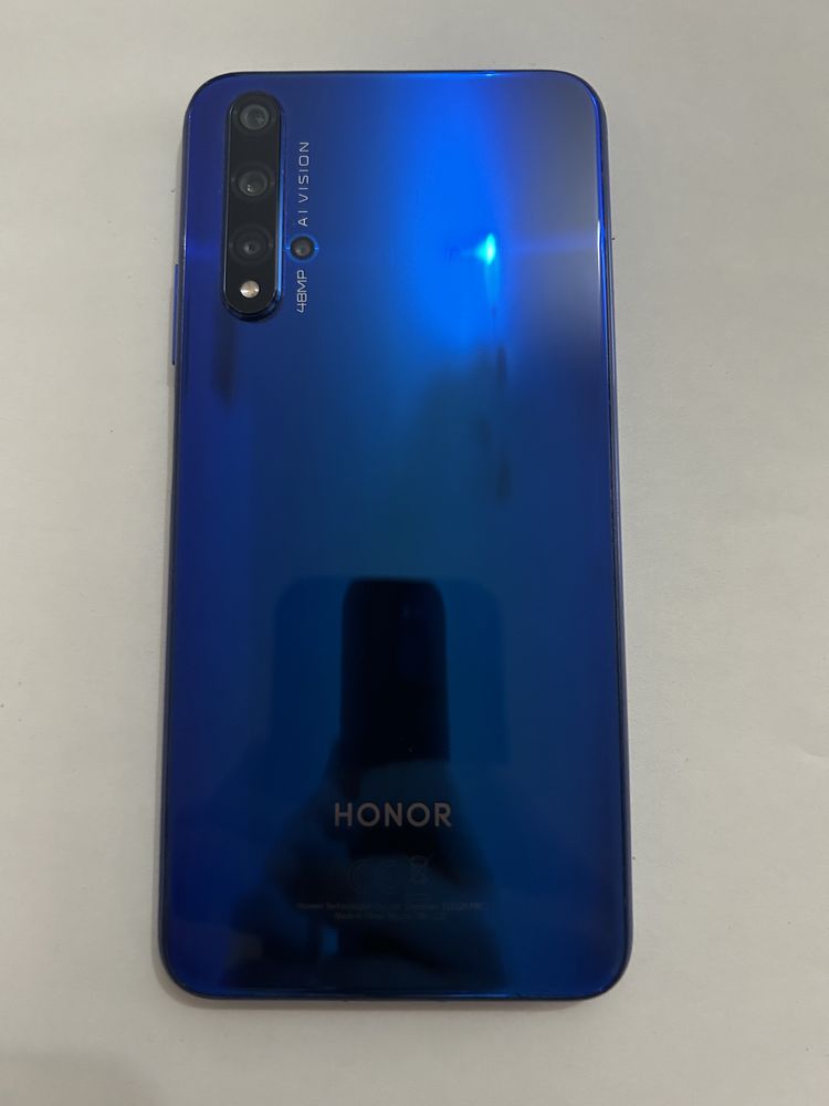 Телефон Honor 20 128gb