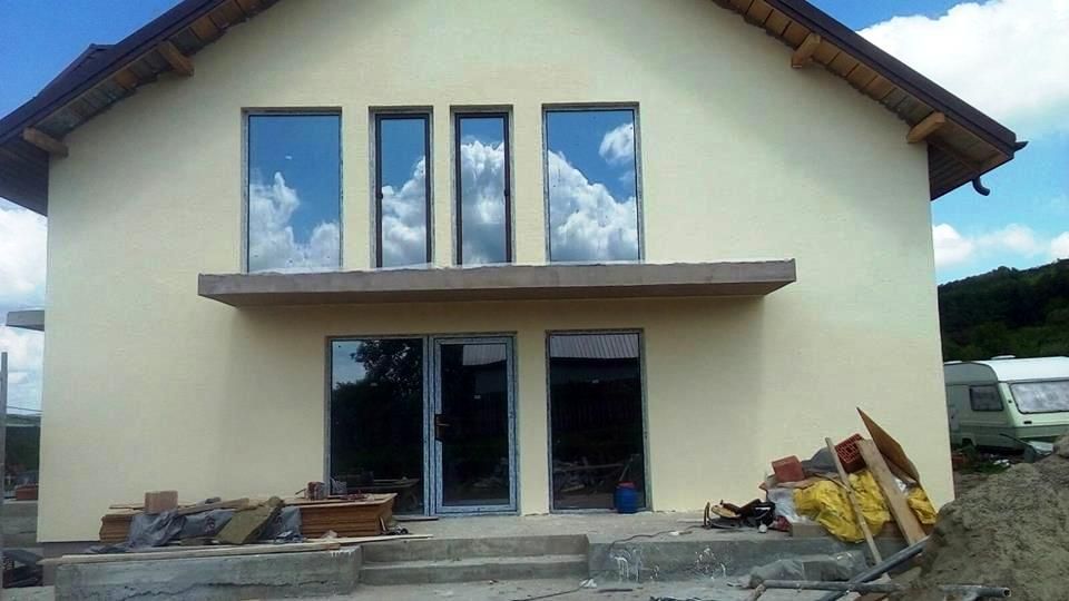 Tamplarie PVC cu geam termopan FERESTRE si USI in toata zona Moldovei!