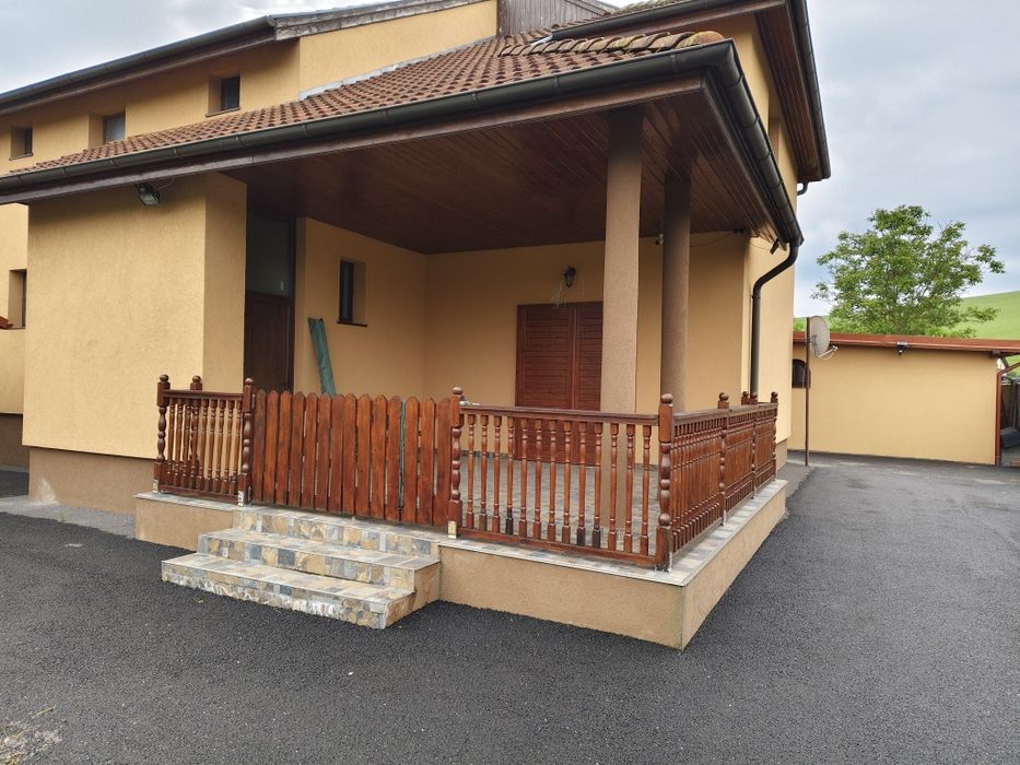 Casa de vanzare 220mp