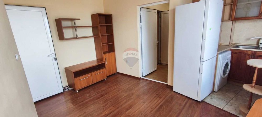 Дава се под наем Двустаен апартамент в Варна, Център - 51 кв.м за 280.5 € - Снимка #1