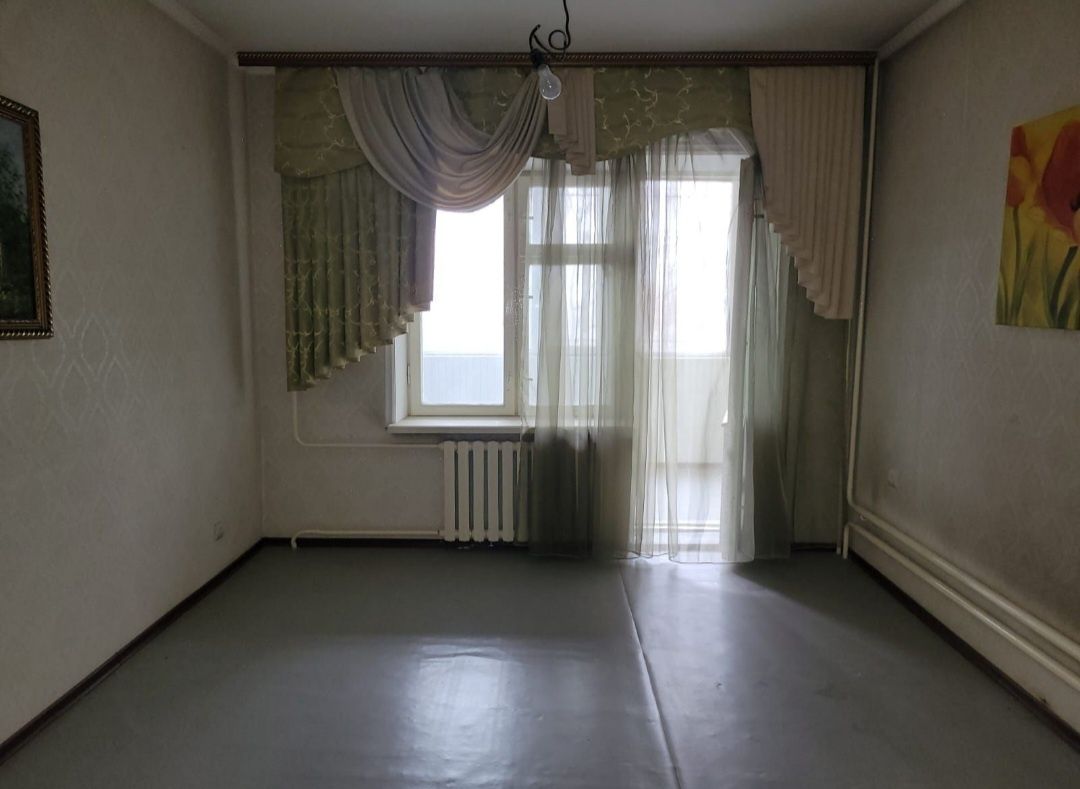 3-комн., Абая - Смарт, 2 этаж (кирпич, улучшенная)