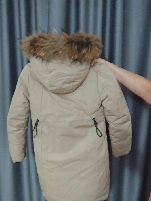 Пуховик зима размер 140 на девочку