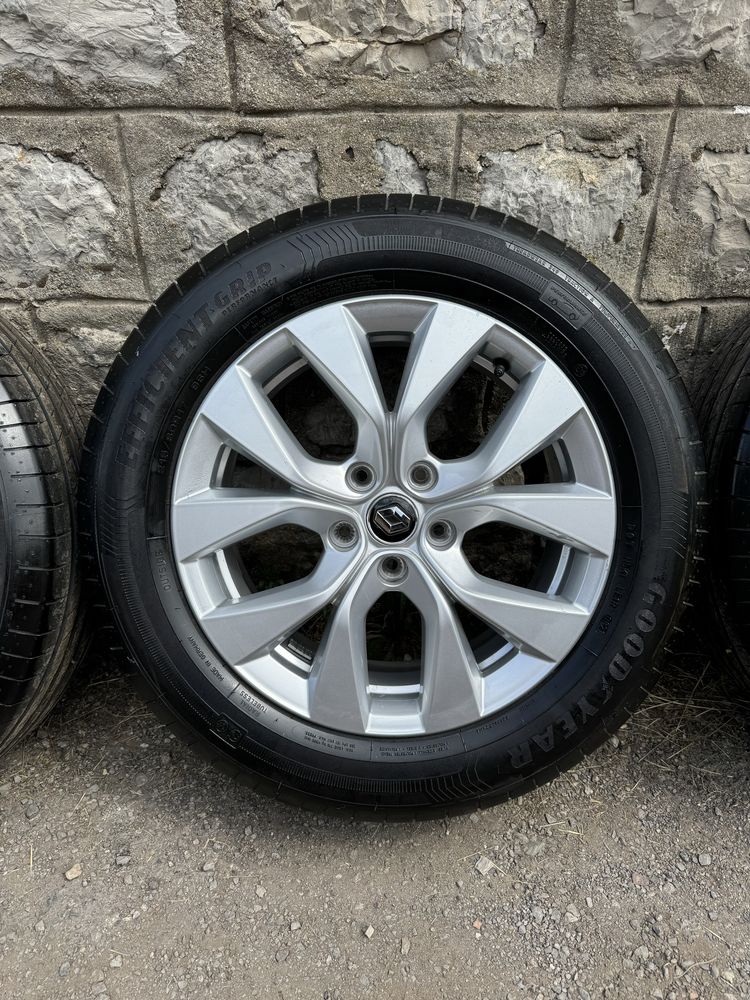 Джанти с летни гуми 215/60/17 за Renault