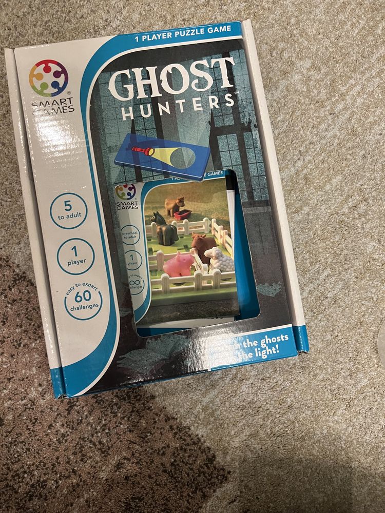 Ghost Hunters - joc tip puzzle