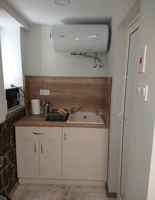 Дава се под наем Едностаен апартамент в Пловдив, Център - 25 кв.м за 178.5 € - Снимка #3