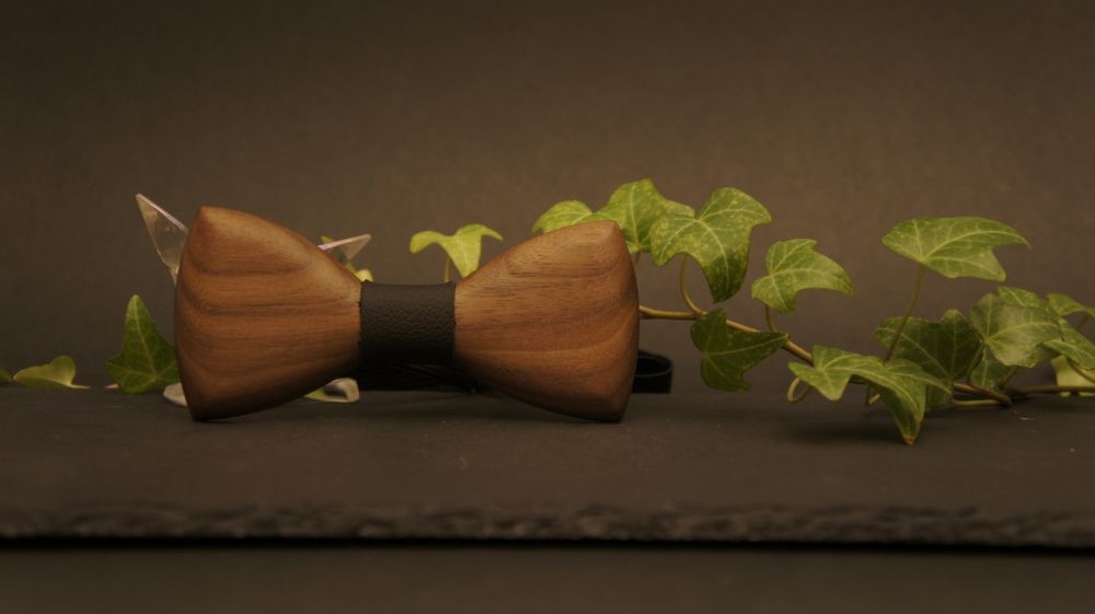 Ръчно изработени дървени папийонки