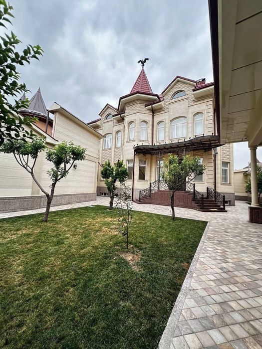 Продается дом 6 комнат, ор-р: улица Никитина, 660 м²