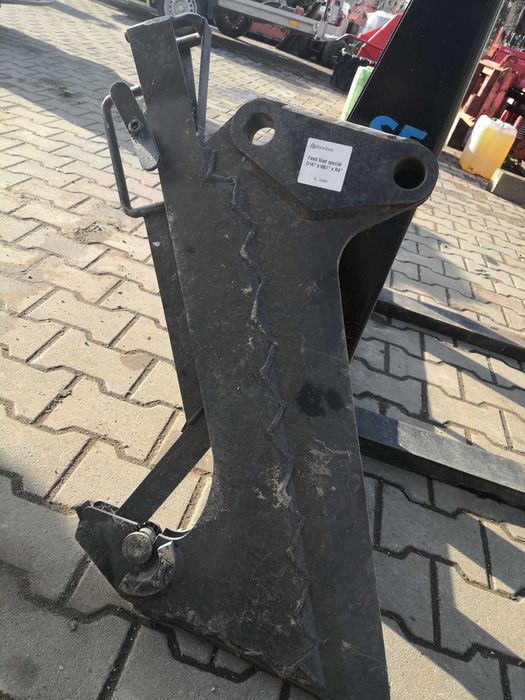 Utilaje multifuncționale Ditch Witch pentru lucrări de peisagistică