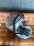 Scoica Cloud Q cu baza isofix si landou