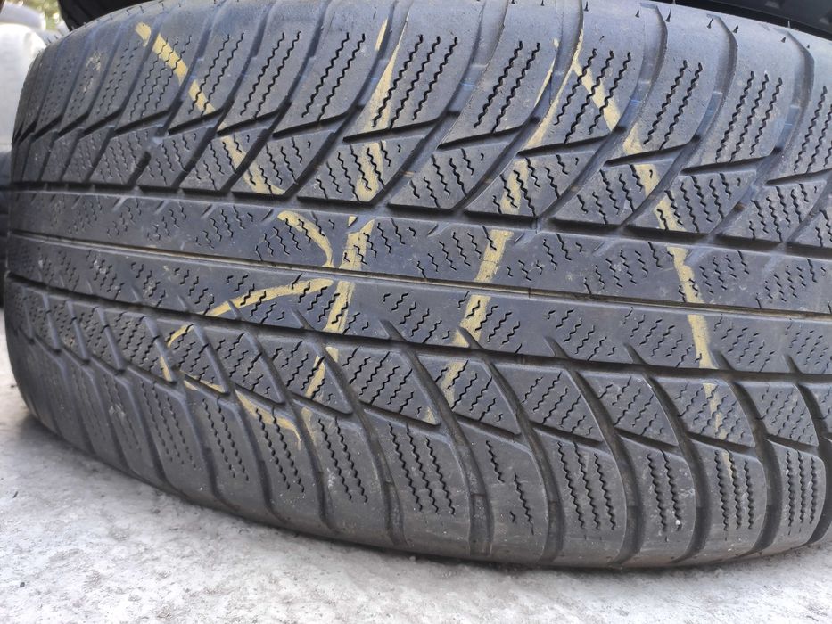4бр Зимни гуми 225 55 17 - Goodyera Runflat