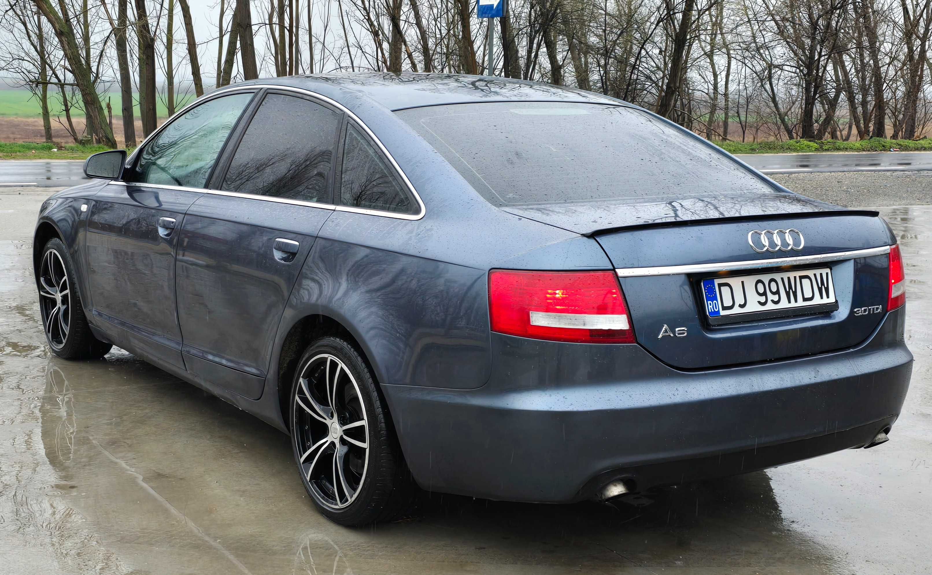 Audi A6 quattro v6