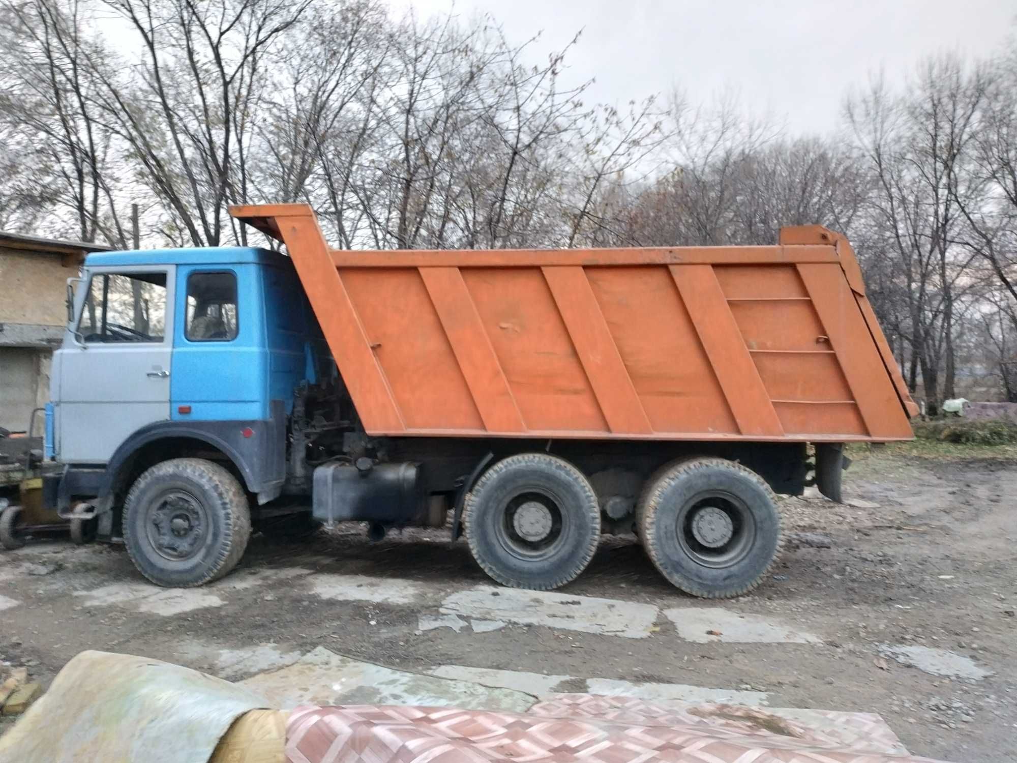 Самосвал МАЗ 5516
