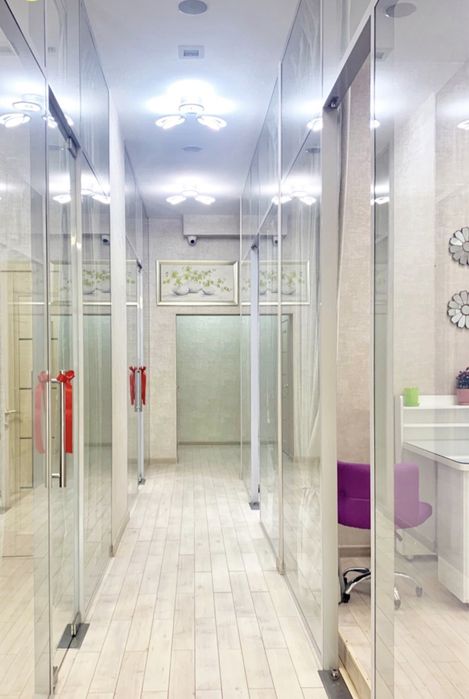 Сдается маникюрный стол в аренду