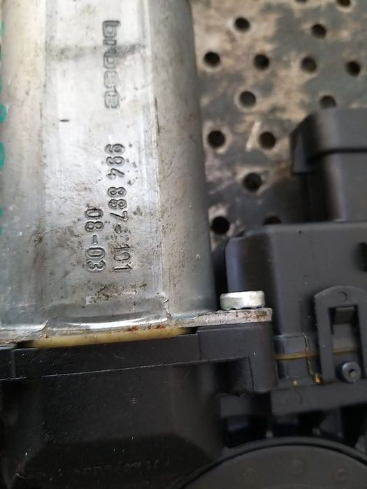 Motoras macara dreapta fata opel astra h 994887101