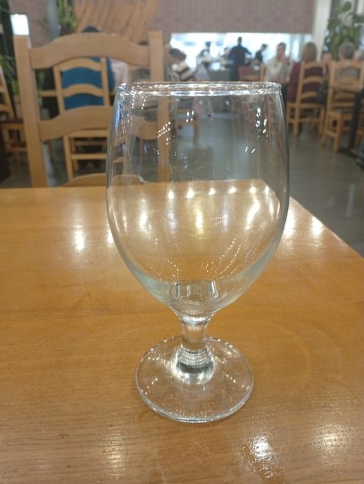Pahar din restaurant folosit de mine. Nefolosit