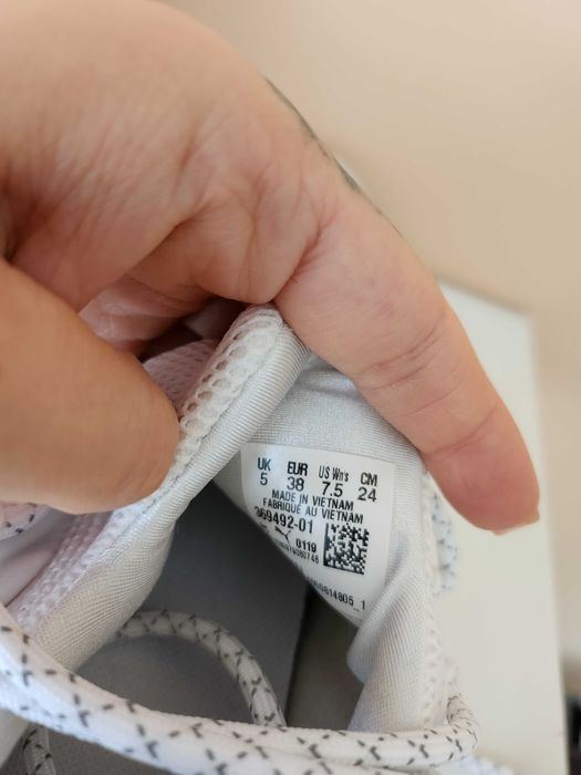 Носени оригинални обувки с минимални следи от употреба (без кутия)