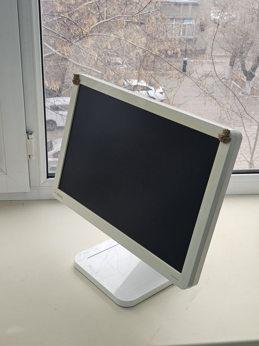 Монитор BenQ требует ремонта