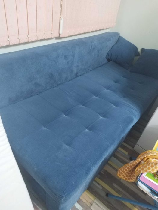 Подарявам разтегателен диван