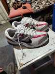 Vand adidasi nike ,model deosebit