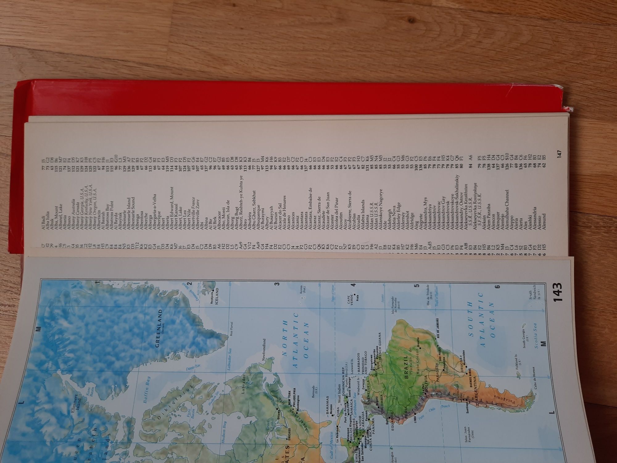 Atlas geografic in Engleza