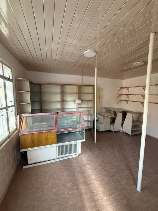 Продаётся нежилое помещение в 9-м микрорайоне, площадью 40 м²,